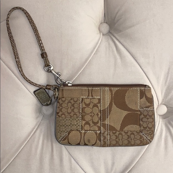 Coach wristlet - Picture 3 of 4